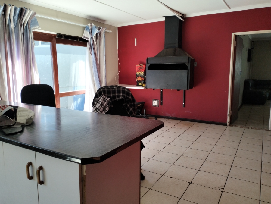 To Let 4 Bedroom Property for Rent in Hankey Eastern Cape